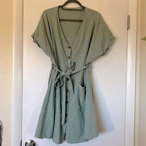 She in super cute short sleeve summer dress size 4 XL fits more like a 2XL